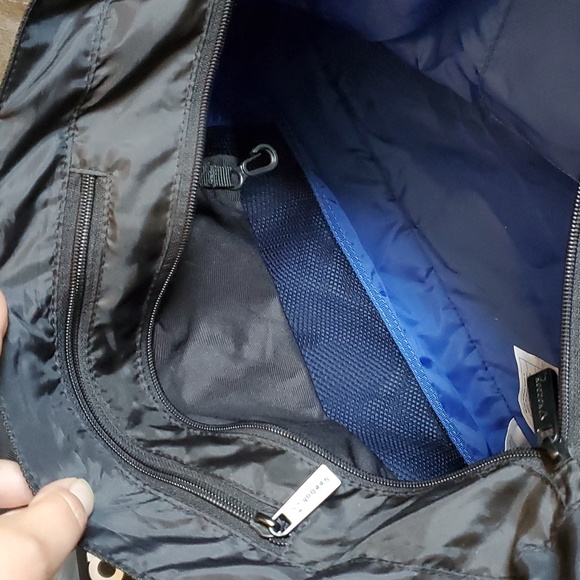 Reebok zippered gym bag - Picture 7 of 8